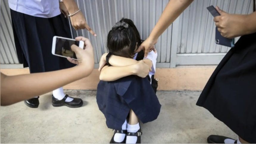 Perú registra 73 casos de violencia escolar por día y el Gobierno propone restablecer la autoridad en las aulas
